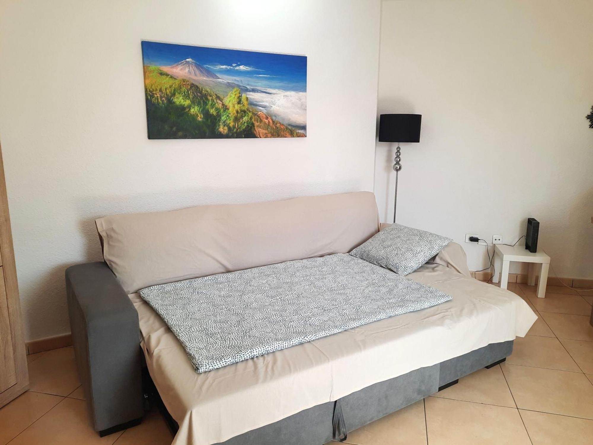 Summerland Ocean View Apartment *